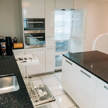 Apartment Familienhaus nahe Bern - Spielraum Kino&Fitness