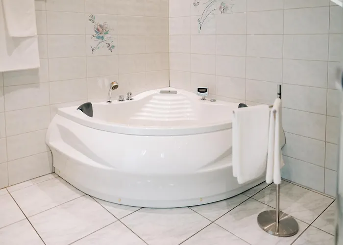 Familienhaus nahe Bern - Spielraum Kino&Fitness Apartment *